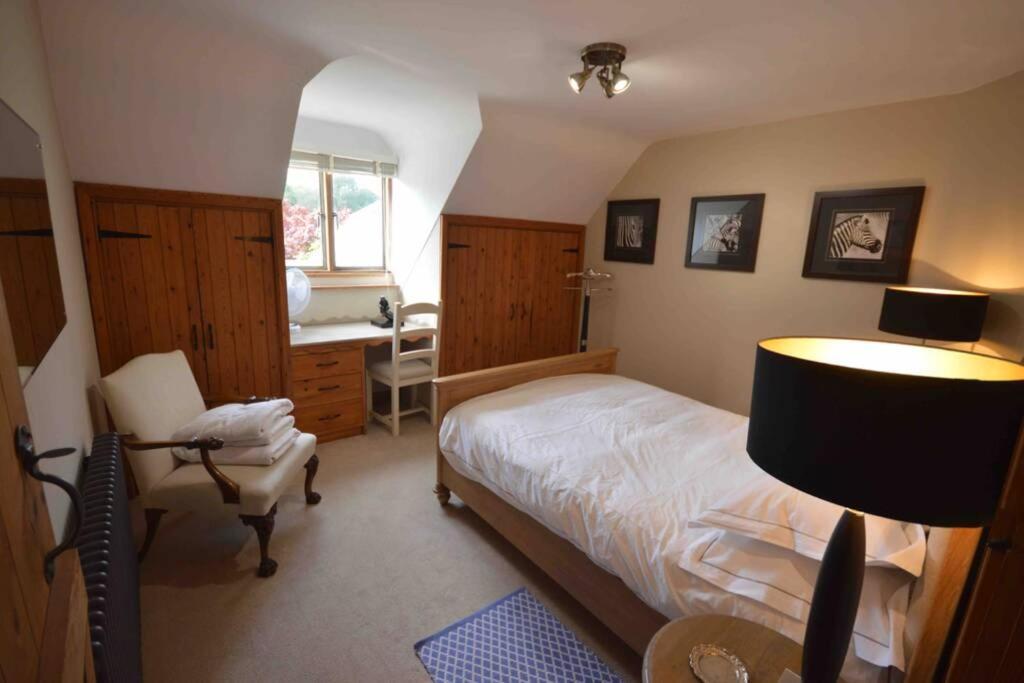 The Old Manor Coach House Apartment Cirencester Exterior foto