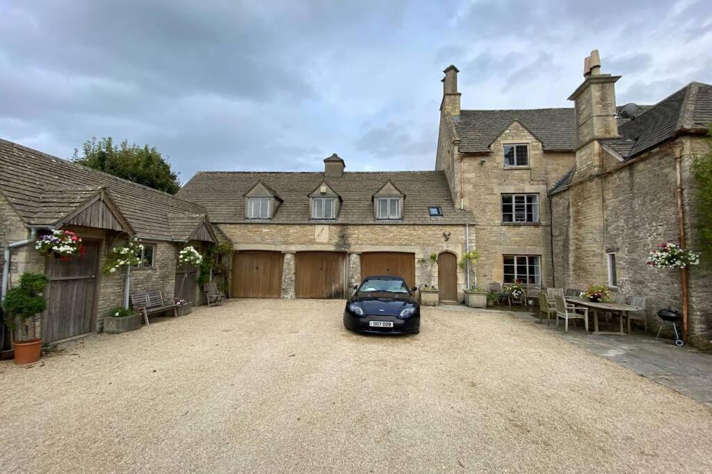 The Old Manor Coach House Apartment Cirencester Exterior foto