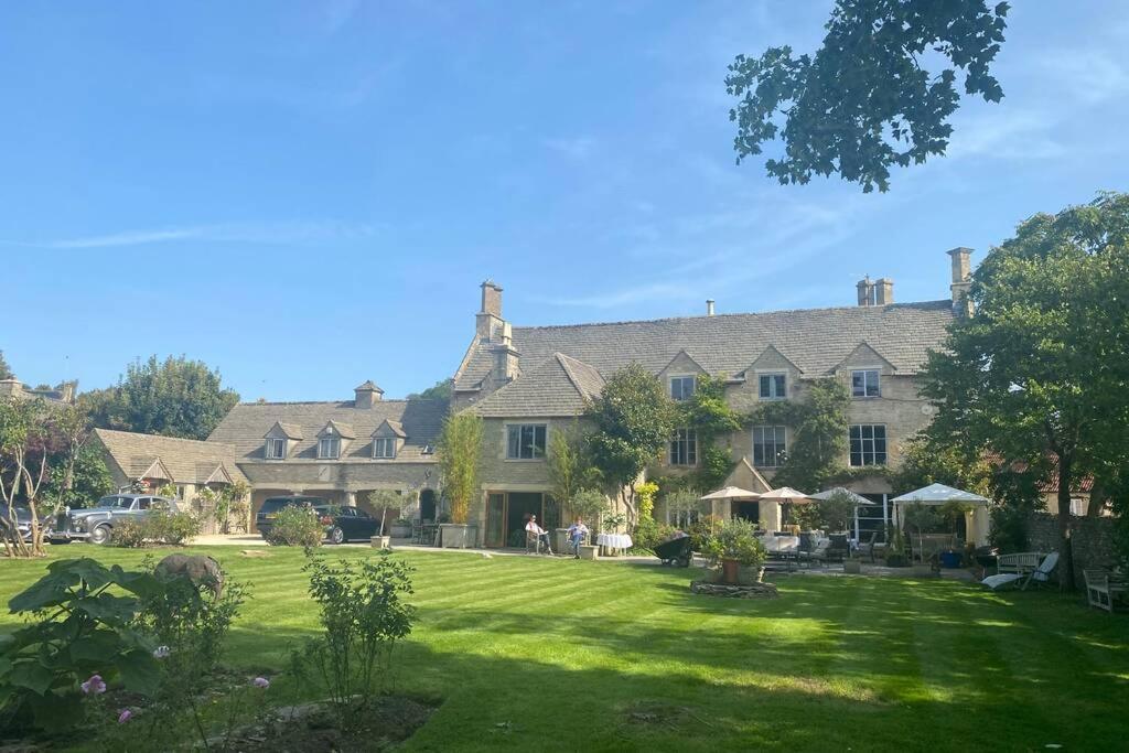 The Old Manor Coach House Apartment Cirencester Exterior foto